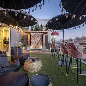 On Designed For Adults Sevilha