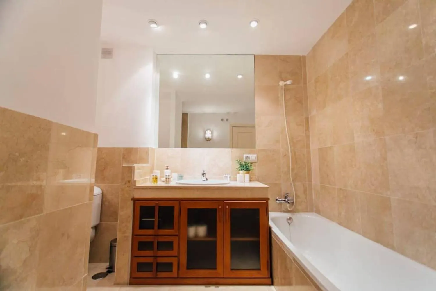 Wide And Bright- 3Bd 2Bth- Arenal Apartment Seville